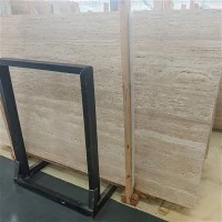 Naturbeige Travertinplatten